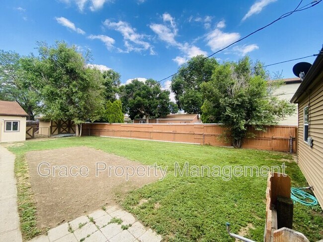 Building Photo - 6028 Forest Dr