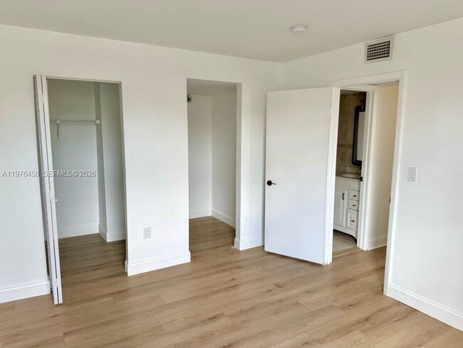 Building Photo - 4580 SW 68th Ct Cir