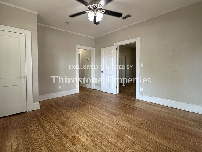 Building Photo - 920 Alderside St