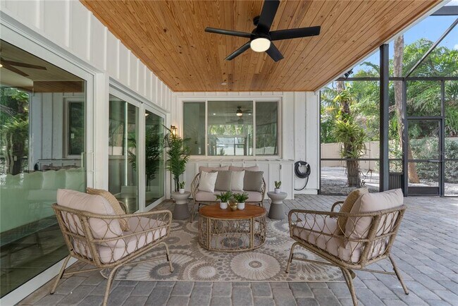 Building Photo - 4879 Commonwealth Dr