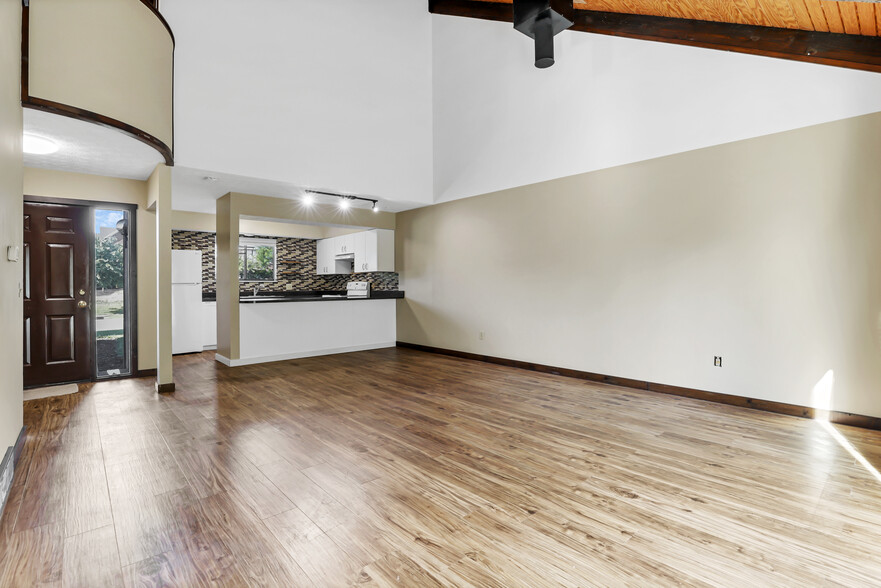 Building Photo - 2991 Cranston Dr
