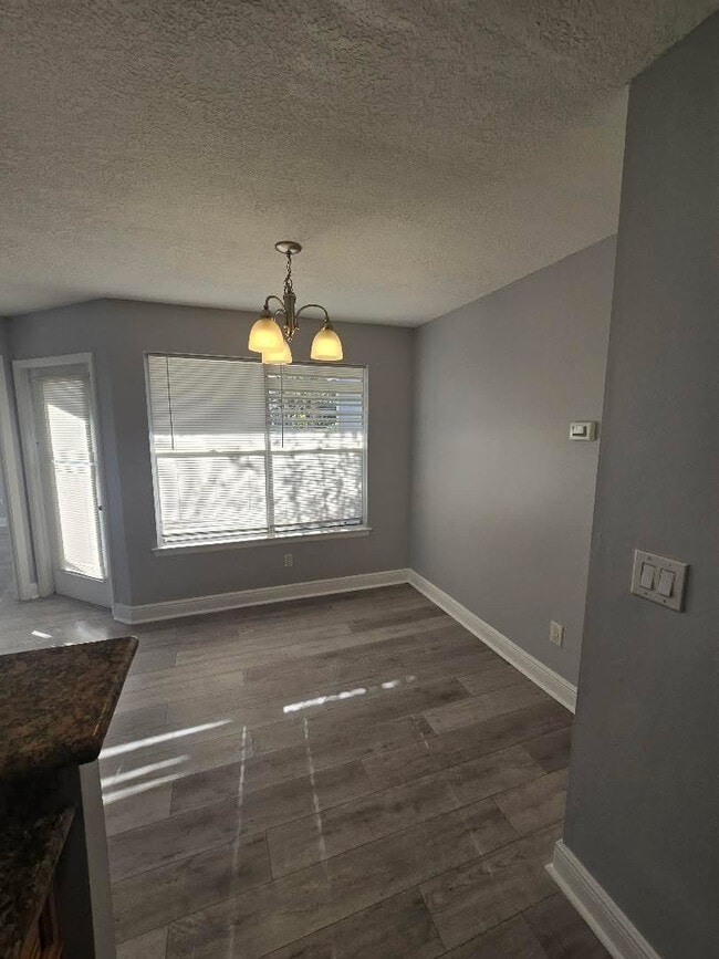 Building Photo - 715 Sugar Bay Way