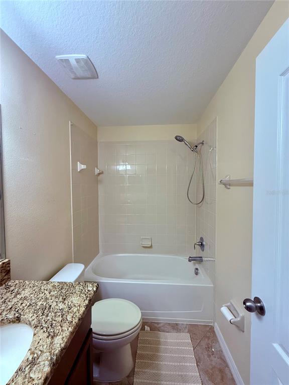 Building Photo - 2411 Willimette Dr