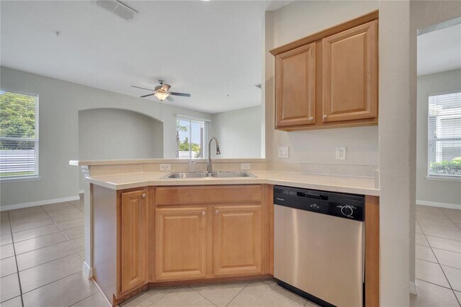 Building Photo - 6408 S Goldenrod Rd