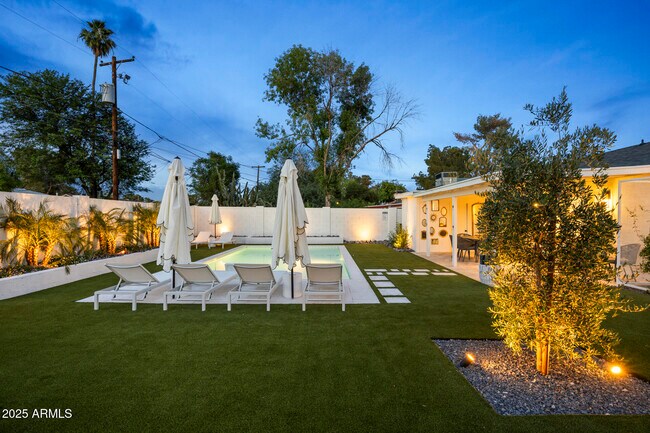 Building Photo - 7736 E Avalon Dr