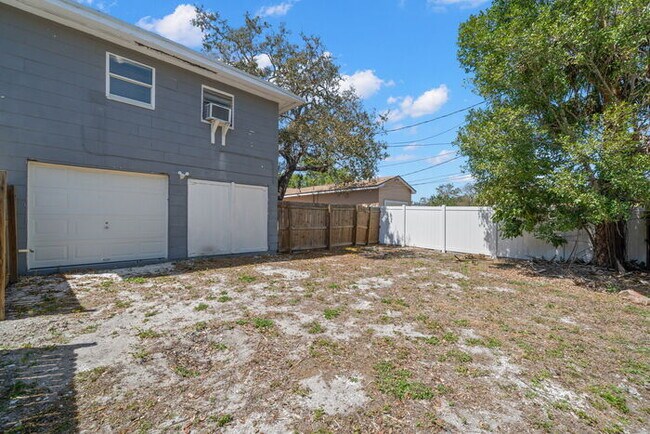 Building Photo - Newly Renovated Condo For Rent in St Peter...