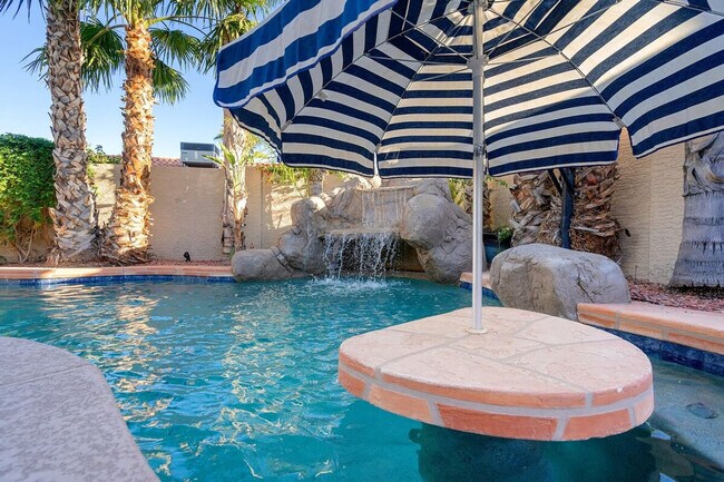 Building Photo - 3437 E Tonto Ln