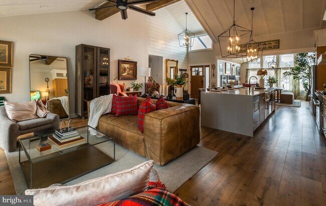 Building Photo - 13230 Falls Rd