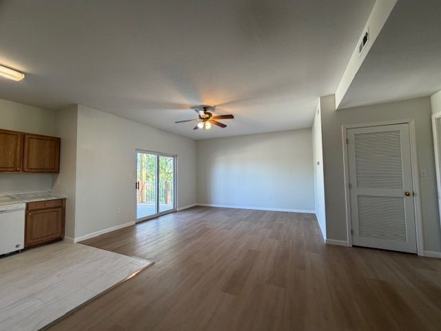 Building Photo - 425 Thornton St