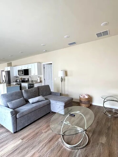 Building Photo - 314 N 6th St