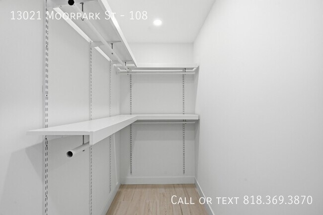 Building Photo - 13021 Moorpark St