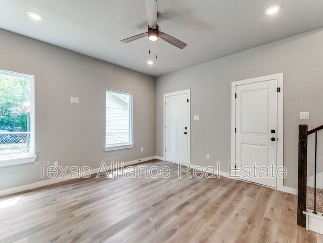 Building Photo - 3638 Frazier Ct