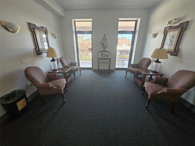 Building Photo - 900 Market St