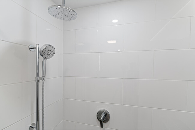 Building Photo - 13852 Scenic Crest Cir
