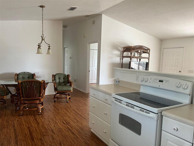 Building Photo - 10074 SW 62nd Ct