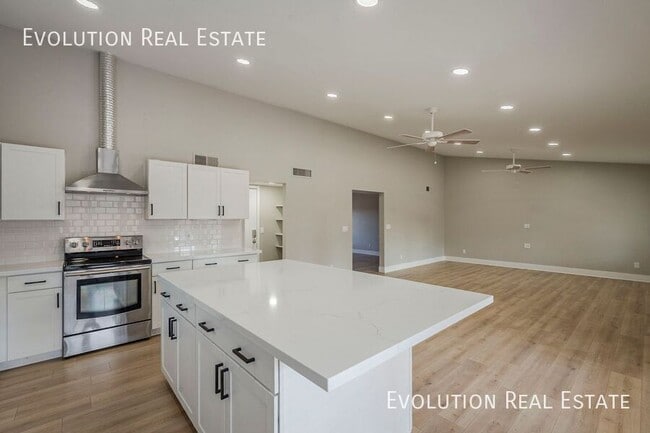 Building Photo - 6443 E Sandra Terrace