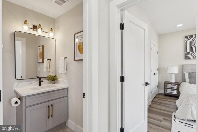 Building Photo - 1016 Rhode Island Ave NE