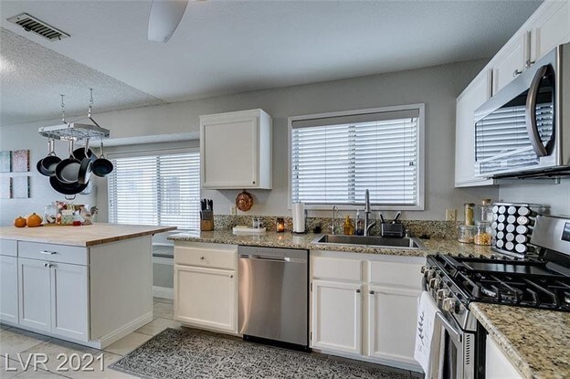 Building Photo - 1641 Duarte Dr