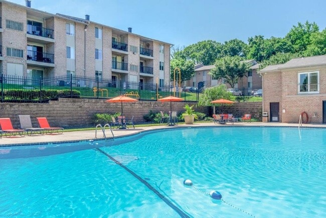 Building Photo - Quail Hollow Apartment Homes