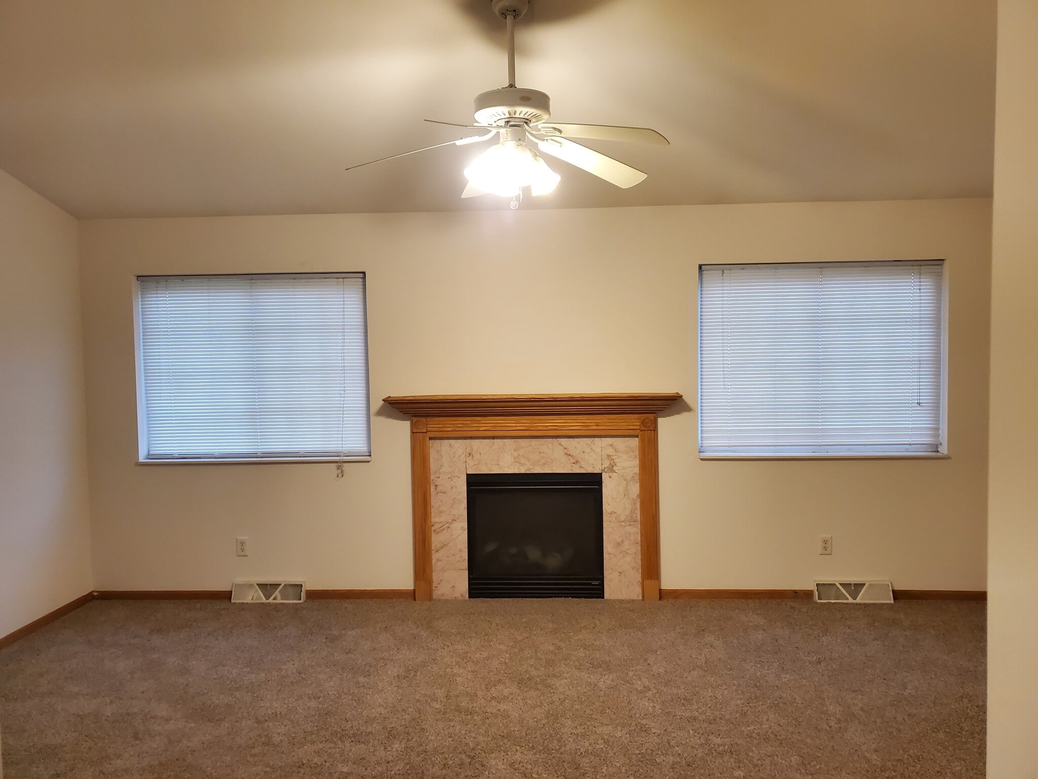 1st livingroom - 5101 Horned Owl Dr