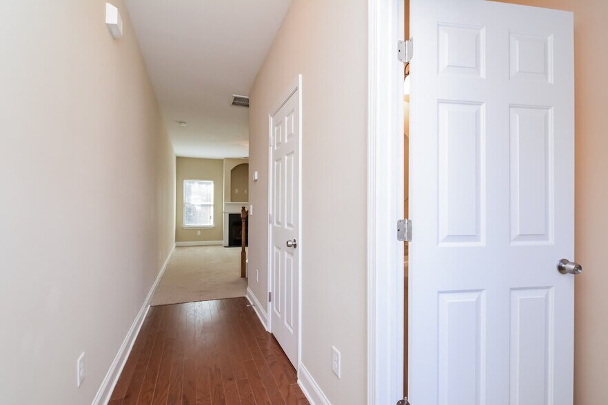Building Photo - 125 Bethany Manor Dr