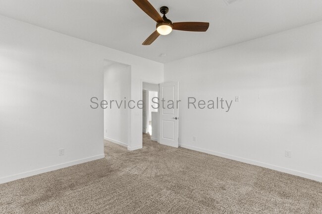 Building Photo - 3218 W Glendale Ave