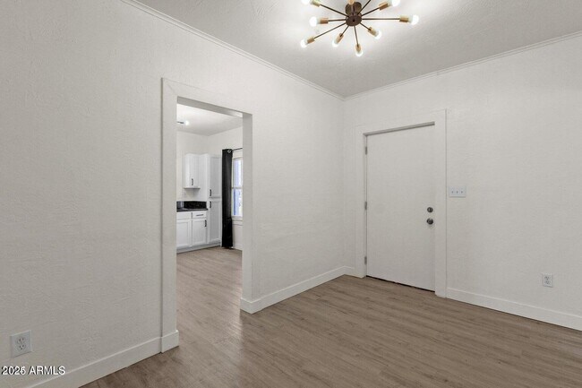 Building Photo - 325 N 18th Dr