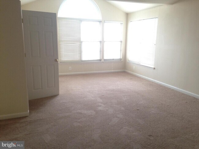 Building Photo - 43442 Katling Square