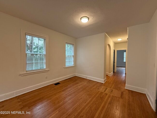 Building Photo - 3201 RIVERSIDE Ave