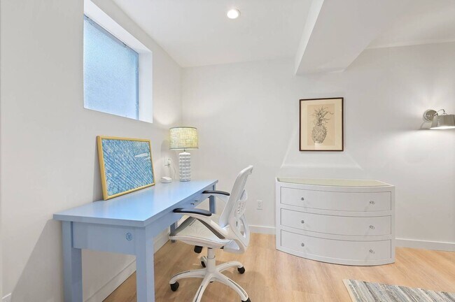 Building Photo - 35 Toylsome Ln