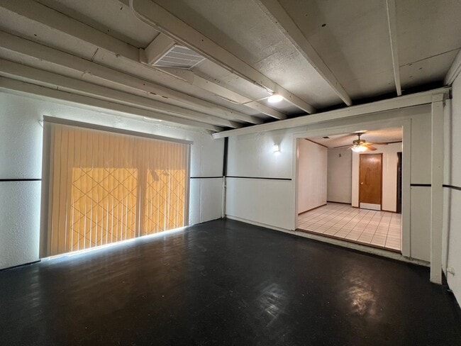 Building Photo - 3 Bedroom 2 Bathroom House with RV Parking...