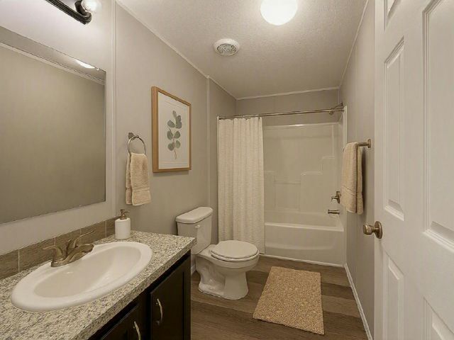 Building Photo - 7042 Greenbrier Village Dr