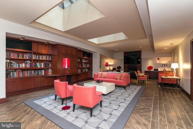 Building Photo - 1600 Arch St