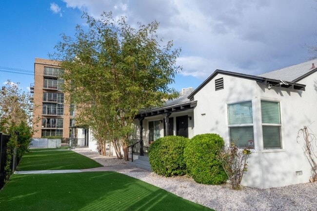 Building Photo - Beautiful 1-Bedroom Available