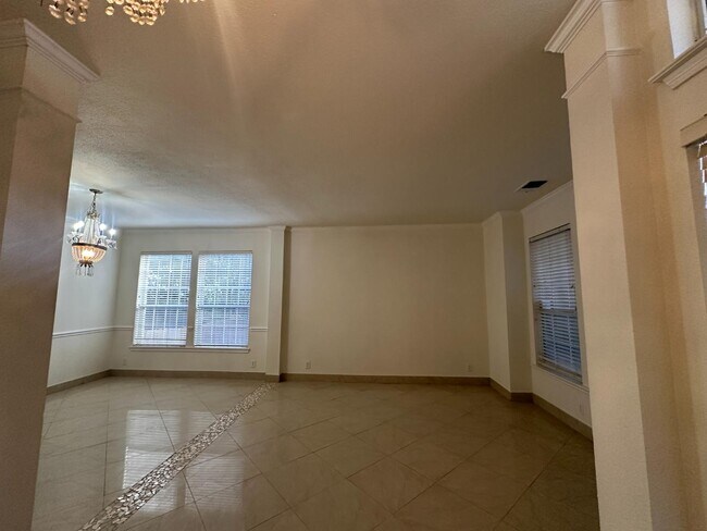 Building Photo - 12360 Hart Crest