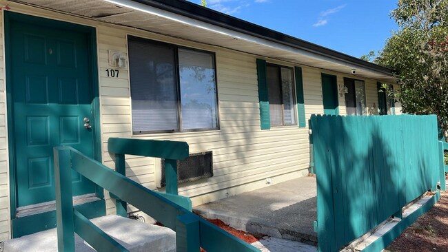 Building Photo - 33305 Ryan Dr