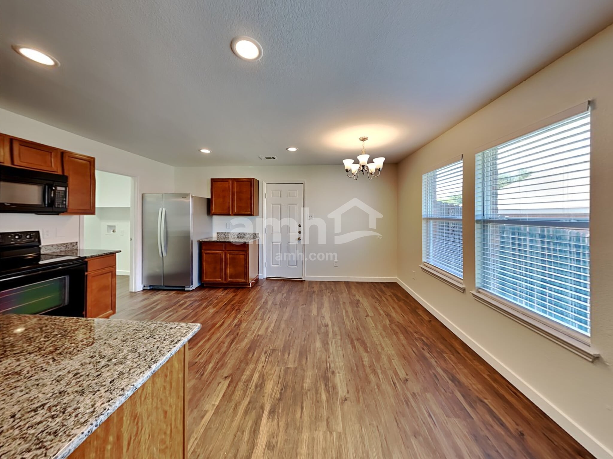 Building Photo - 803 Windflower Dr