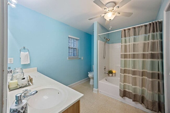 Building Photo - 5349 Deep Blue Ln