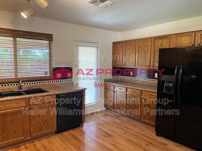 Building Photo - 13733 W Berridge Ln