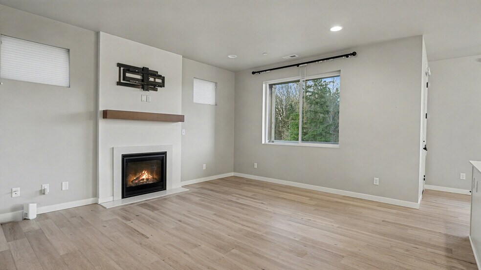 Building Photo - 8761 69th Pl NE