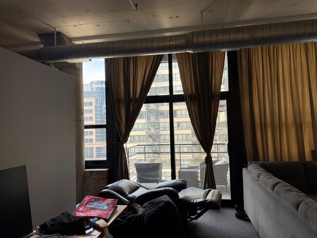 Building Photo - 130 S Canal St