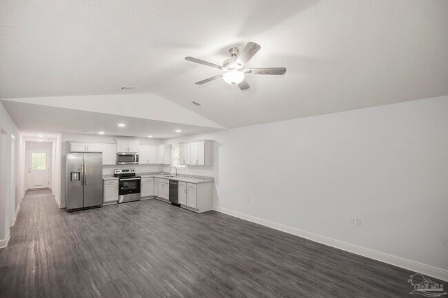 Building Photo - 3304 Bonfire Dr