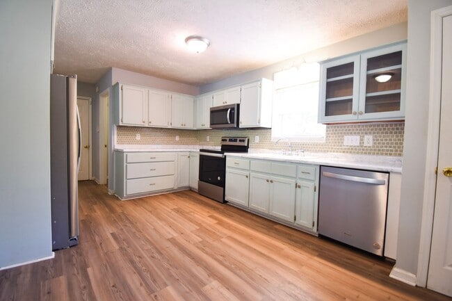 Building Photo - Coming Soon: 3 Bedroom 2.5 Bathroom-Pets Okay