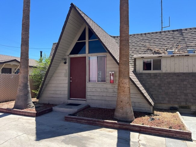 Building Photo - Cozy 1 Bedroom Apartment Located Near Free...