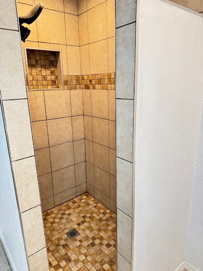 Building Photo - Charming 3-Bedroom, 2-Bath Home for Rent in Edmond – Prime Location!