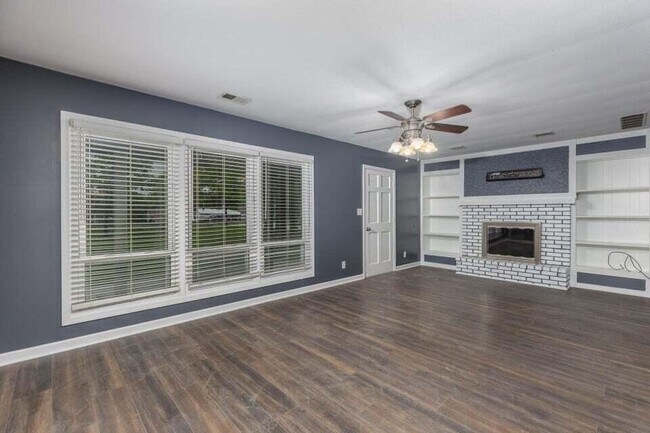 Building Photo - 5801 N Kircher Rd