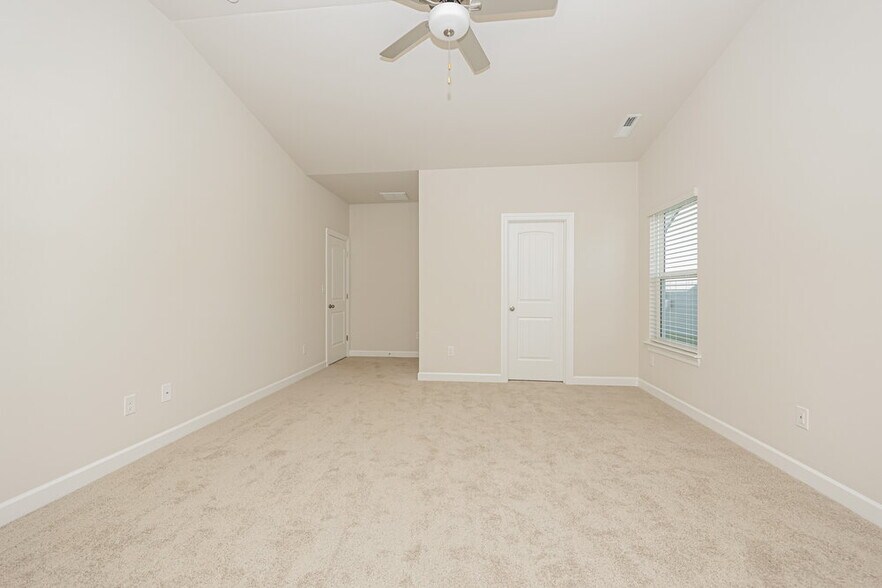 Building Photo - 3463 Quintana Dr