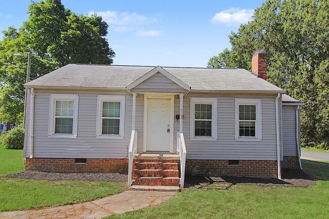 Building Photo - 4521 Hovis Rd