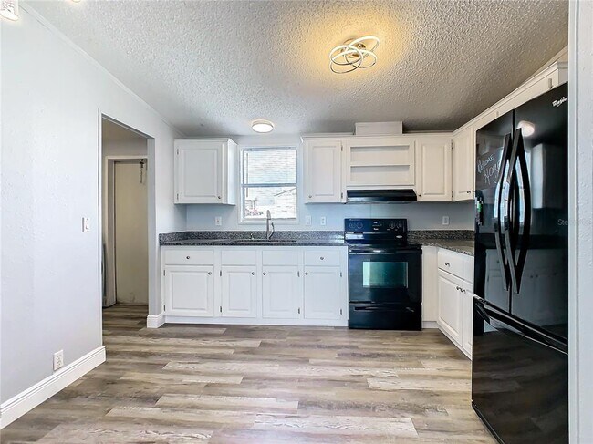 Building Photo - 318 San Pablo Cir