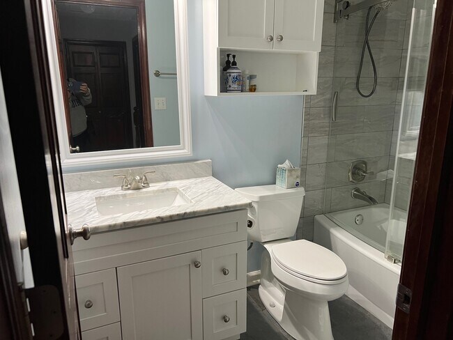 Building Photo - 926 W Aspen Dr